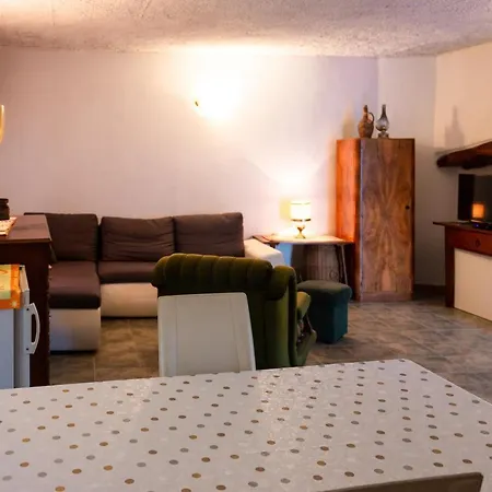 בית נופש Hisa - Countryside House *